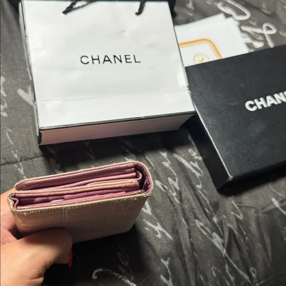 Chanel Pink Quilted wallet w/COA & bag